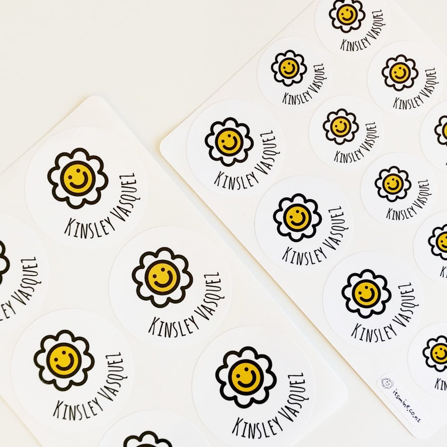 Smile Daisy Name Labels